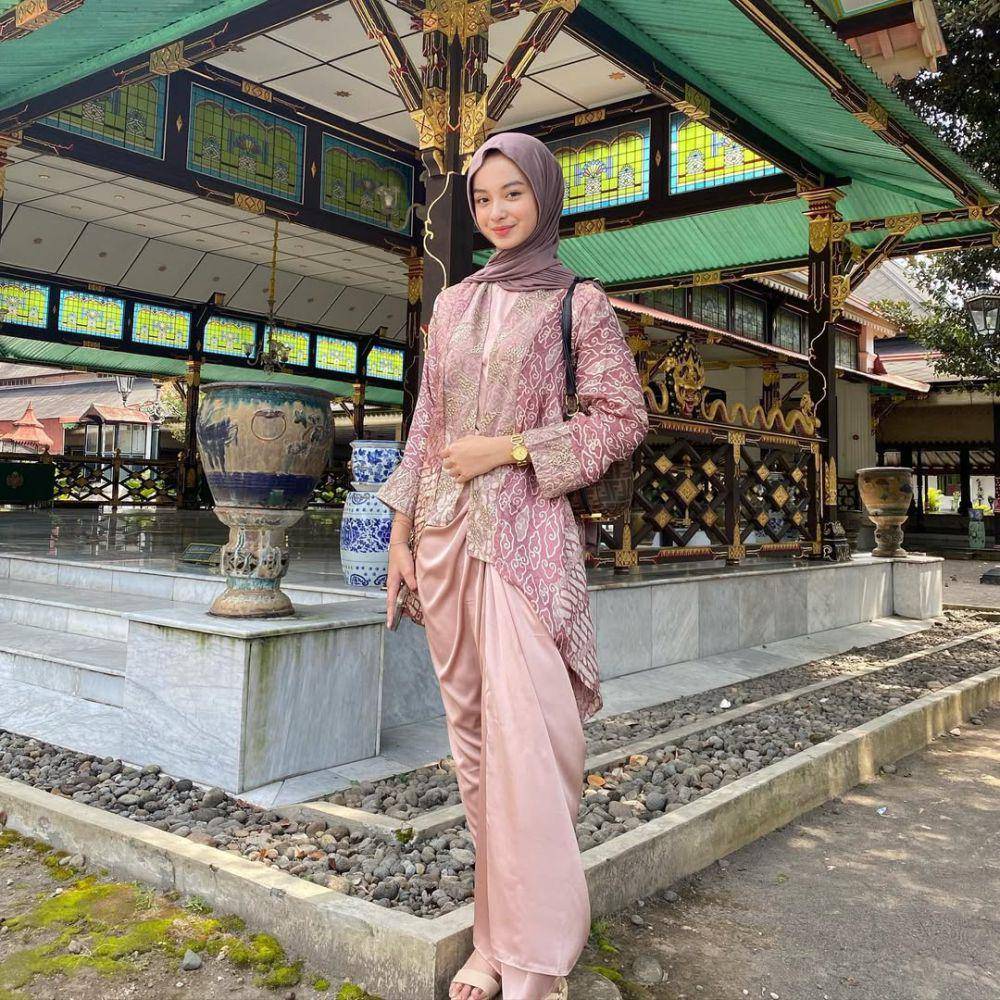 Rr. Nabila Putri (instagram.com/napputt)