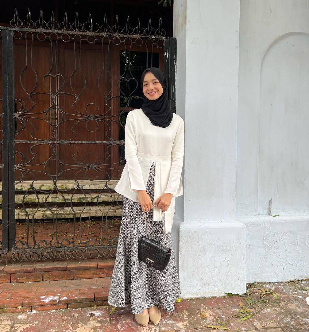 Rr. Nabila Putri (instagram.com/napputt)