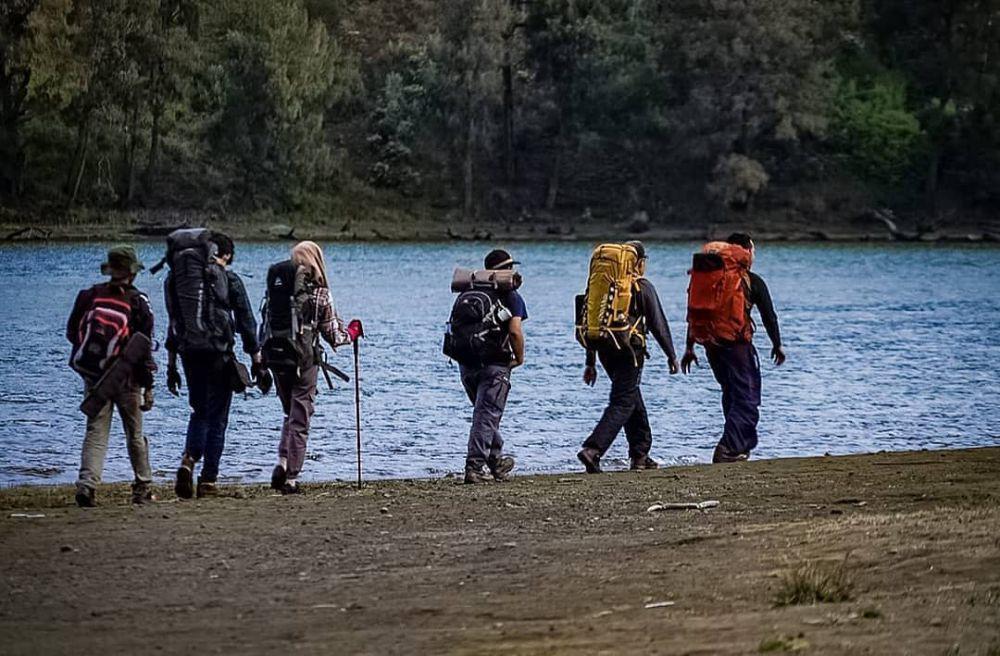 Pendaki Gunung Semeru Kini Waiib Pakai Gelang Pelacak