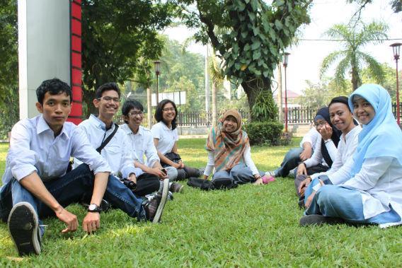 http://cdn.idntimes.com/content-images/post/20150926/10_azmi.idntimes.com.jpg