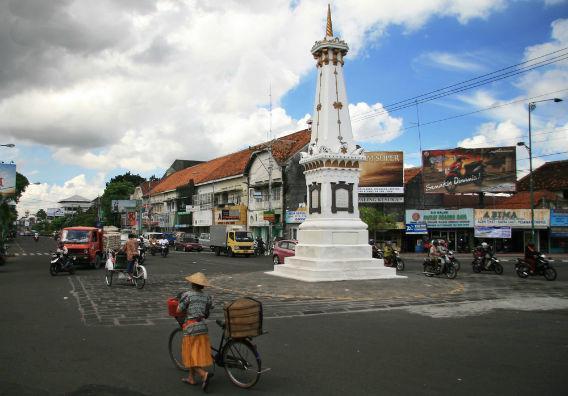 http://cdn.idntimes.com/content-images/post/20151210/10yogyakartapanduanwisataid-a742b8dca5b6ffc0e28e01a48b811989.jpg