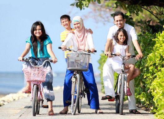 http://cdn.idntimes.com/content-images/post/20151109/1110-keluarga-terharmonis-di-indonesia-.jpg