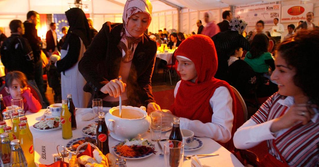 http://cdn.idntimes.com/content-images/post/20160616/1200x630-231290-fasting-for-longer-the-challenge-o-71cbef37b12f179072201f1da2ac255d.jpg