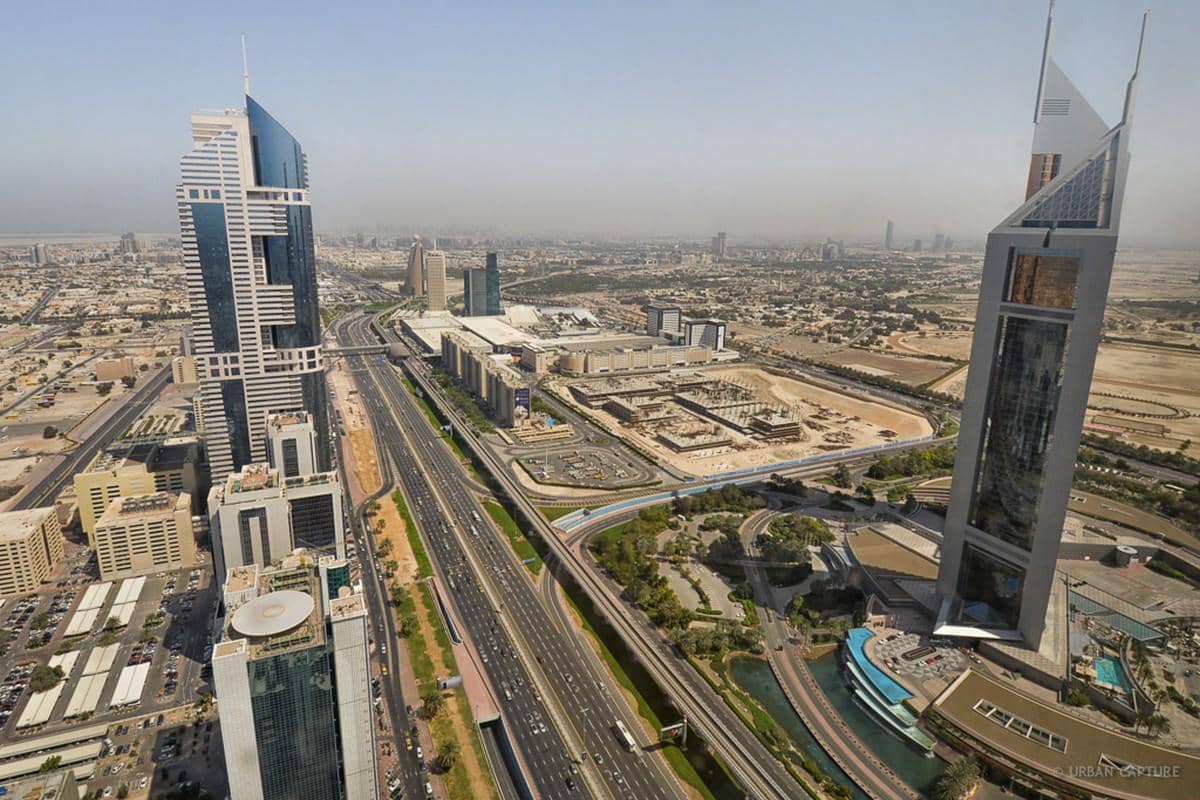 https://cdn.idntimes.com/content-images/post/20170927/130301-1210-55th-floor-view-of-sheikh-zayed-road-dubai-united-arab-emirates-1-5b4dd6123f4dfbecad9dd966278c0667.jpg