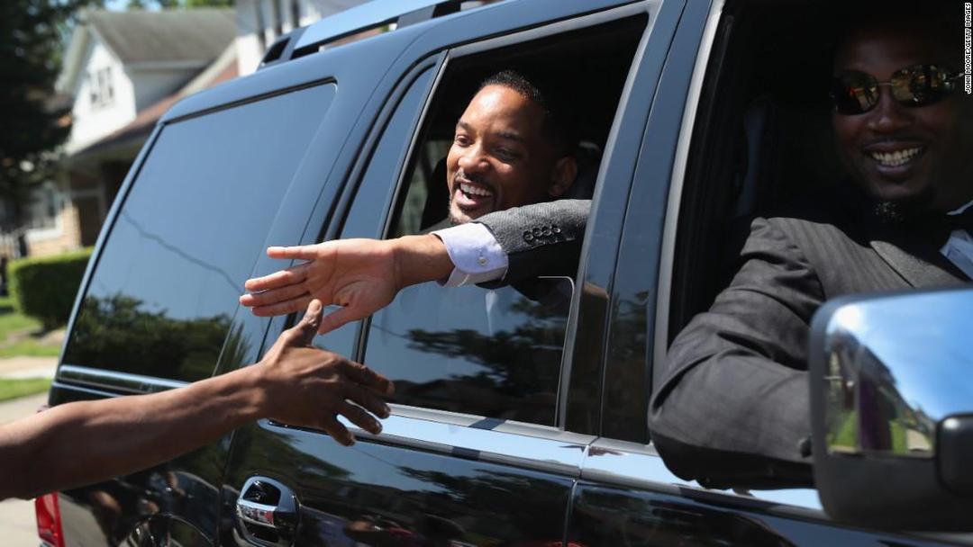 http://cdn.idntimes.com/content-images/post/20160611/160610100343-07-muhammad-ali-funeral-procession-0610-super-169-7bdcc9c25c5e1f544954d7b0ca2a94fe.jpg