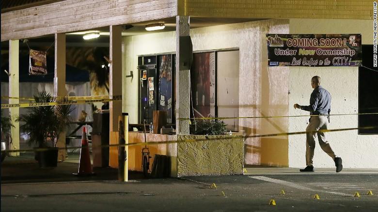 http://cdn.idntimes.com/content-images/post/20160726/160725135455-01-fort-myers-nightclub-shooting-0725-exlarge-169-3a563d057d4b41fd6814507719069674.jpg