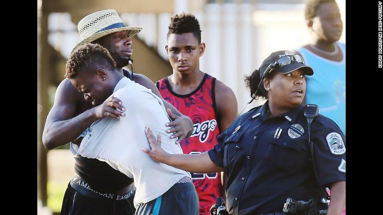 http://cdn.idntimes.com/content-images/post/20160726/160725140547-02-fort-myers-nightclub-shooting-0725-exlarge-169-64dfcb9714ee2ebf7dfe2813e5e72c6c.jpg