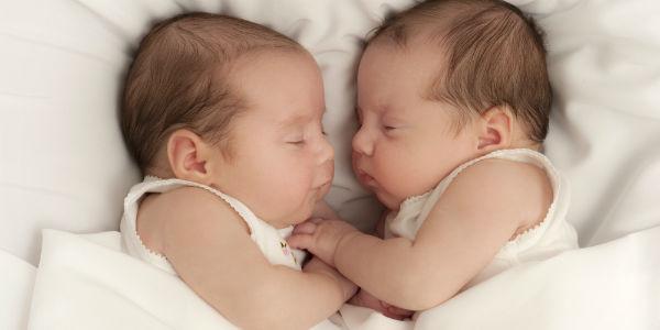 http://cdn.idntimes.com/content-images/post/old/17e4a-twins2_parentsindia.jpg