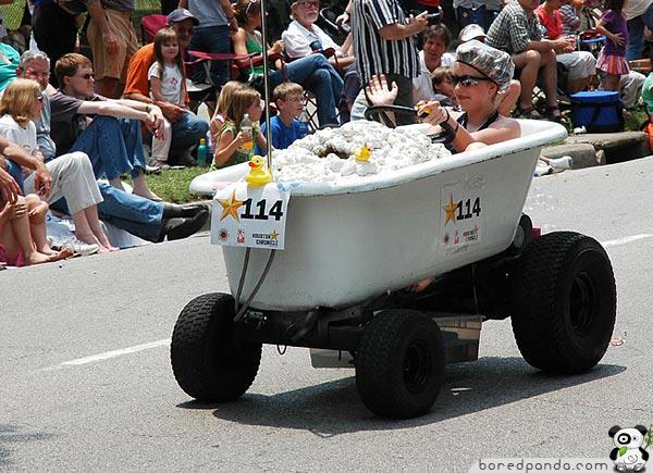 https://cdn.idntimes.com/content-images/post/20160922/18-weird-unusual-cars-bath-car-3a251c6a45119178a0c86a97c298790c.jpg