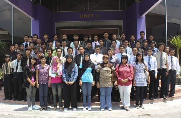 http://cdn.idntimes.com/content-images/post/old/1bf83-Amikom1_amikomacid.jpg