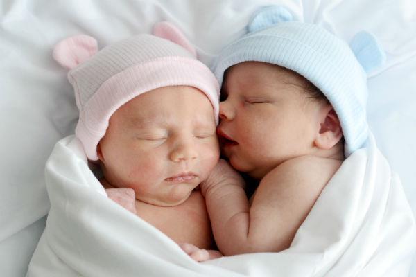 http://cdn.idntimes.com/content-images/post/old/1feea-twins29_sweetdreamsinfantcare.jpg
