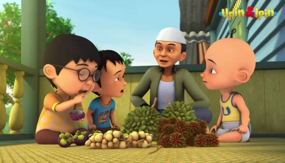 Upin, Ipin, dan teman-teman menikmati buah-buahan bersama Tok Dalang (youtube.com/Les' Copaque Production)