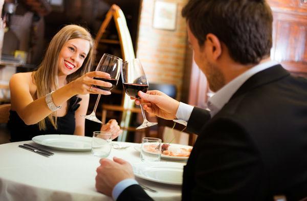 http://cdn.idntimes.com/content-images/post/old/26ff9-FirstDate22_eligiblemagazinecom.jpg