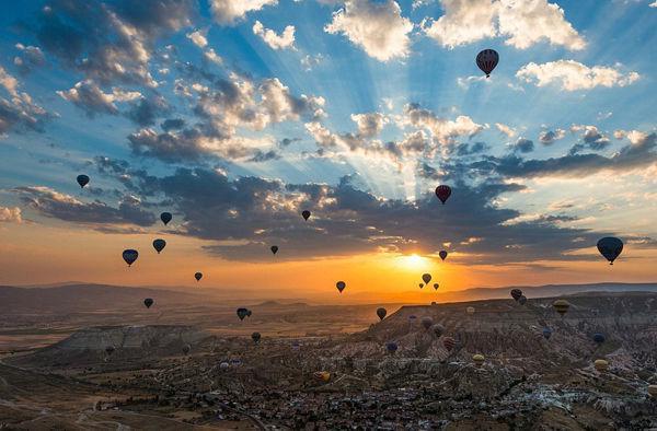 http://cdn.idntimes.com/content-images/post/old/2d2d0-Sunrise1_dailymailcouk.jpg
