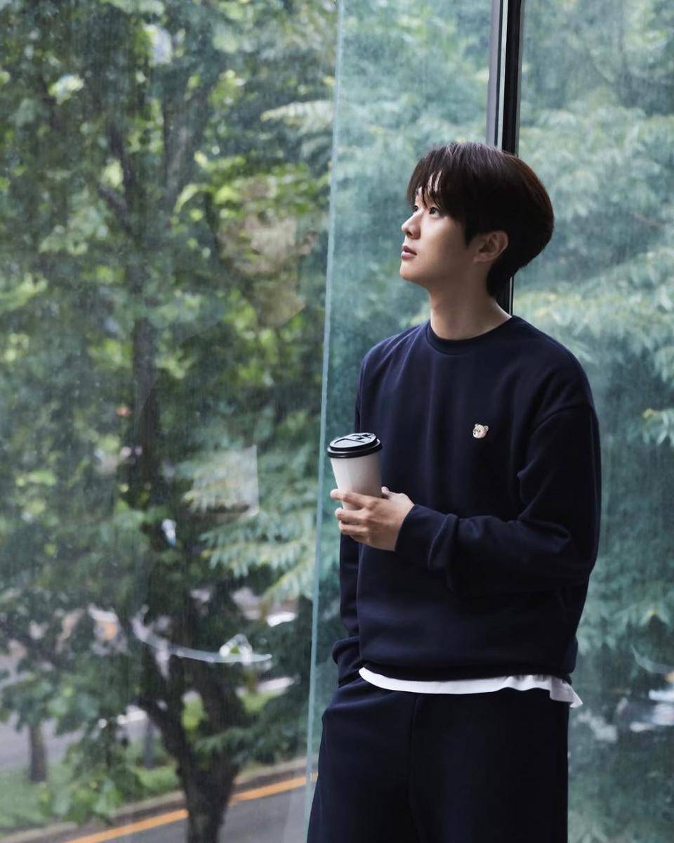 ide daily outfit keren ala Choi Woo Shik (instagram.com/dntlrdl)