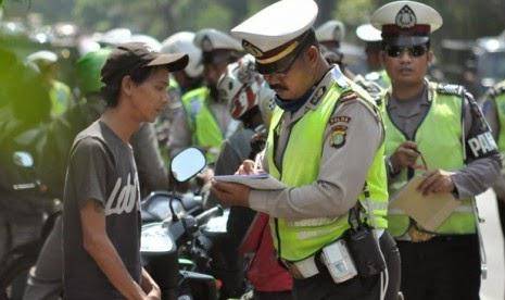 http://cdn.idntimes.com/content-images/post/old/30a76-operasi-lalu-lintas.jpg