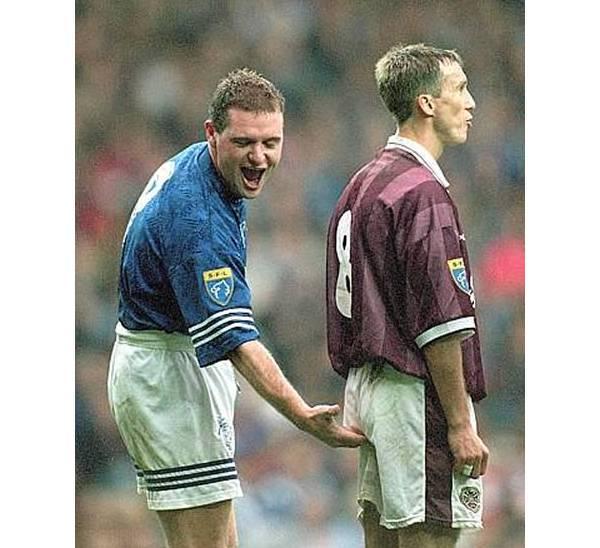 http://cdn.idntimes.com/content-images/post/old/31670-SepakBola1_oddeecom.jpg