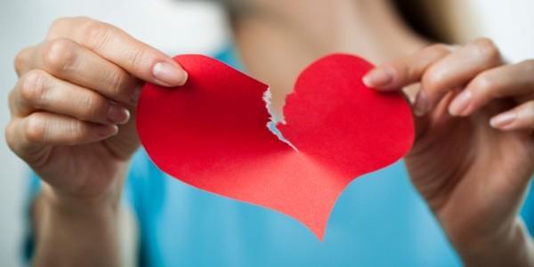 http://cdn.idntimes.com/content-images/post/old/31e91-Broken-Heart-Break-up-e1366142807820.jpg