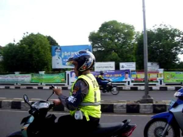 http://cdn.idntimes.com/content-images/post/old/351dd-polisi_detik.jpg