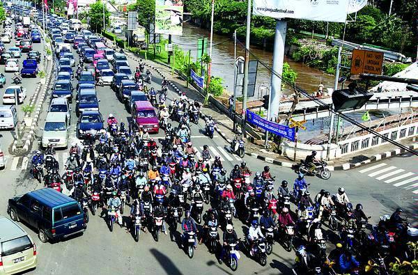 http://cdn.idntimes.com/content-images/post/old/3f565-lampu-merah_kompas.jpg