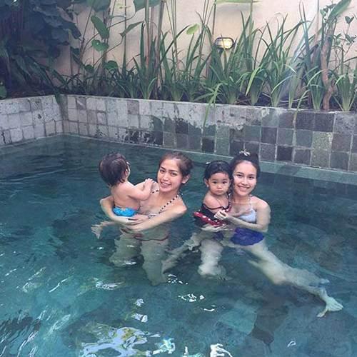 https://cdn.idntimes.com/content-images/post/20180117/4-mom-aytingg-90e3cf95c4714bf616c7786e97d8d8dd.jpg