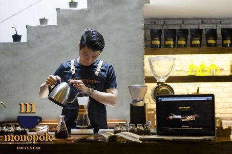 http://cdn.idntimes.com/content-images/post/old/42b34-kafe_indonesiarestoguidecom.jpg