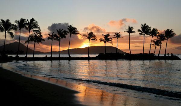 http://cdn.idntimes.com/content-images/post/old/4694e-Sunrise3_photosheltercom.jpg