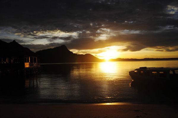 http://cdn.idntimes.com/content-images/post/old/471d9-Sunrise23_renjanatujuwordpresscom.jpg