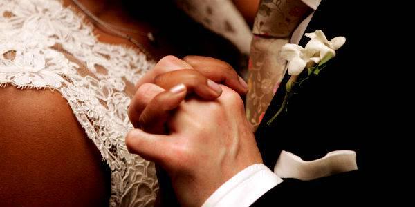 http://cdn.idntimes.com/content-images/post/old/4afd1-o-MARRIED-COUPLE-DANCE-facebook_huffpost.jpg