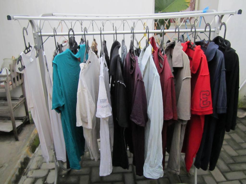 http://cdn.idntimes.com/content-images/post/old/51eee-baju_poetrasoekardi.wordpresscom.jpg
