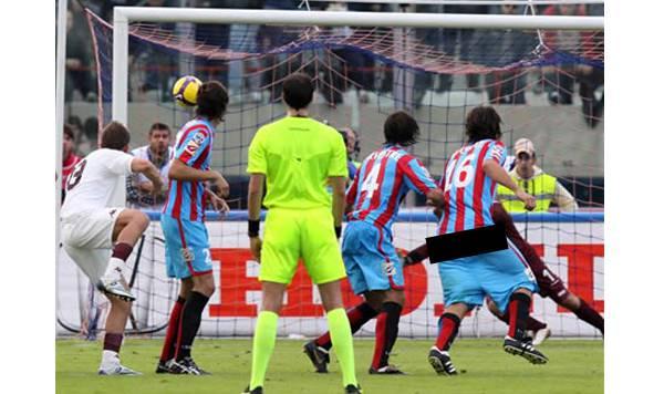 http://cdn.idntimes.com/content-images/post/old/52f05-SepakBola7_oddeecom.jpg