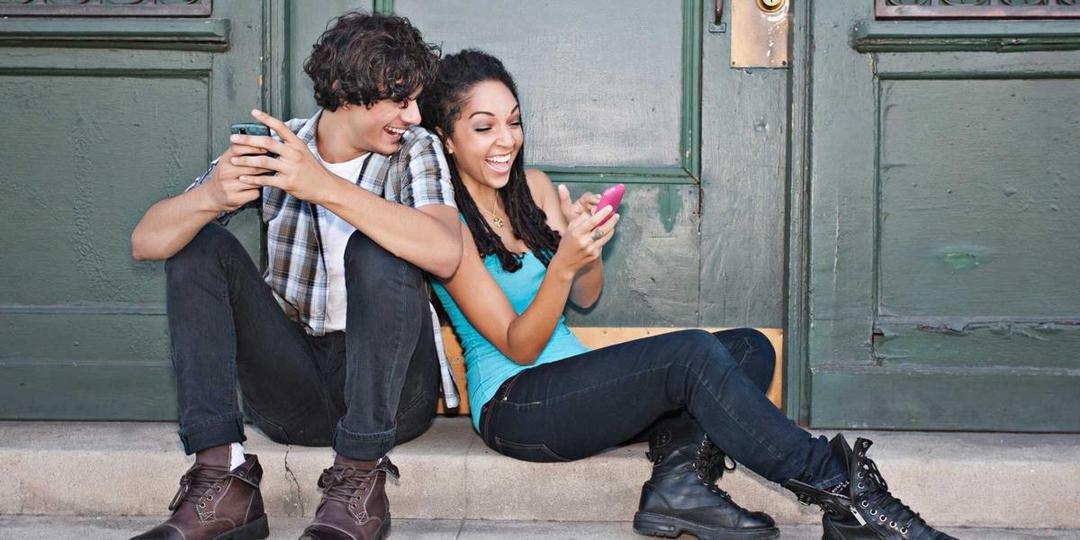 https://cdn.idntimes.com/content-images/post/20170510/54eebb4588669-sev-ldr-couple-app-s2-286df5bc2a14ffaaa2d0f5112e609780.jpg