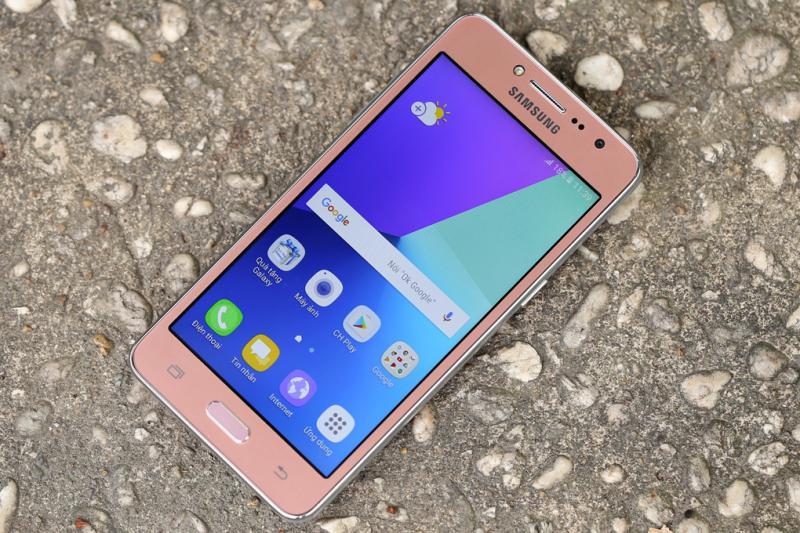 https://cdn.idntimes.com/content-images/post/20171124/55-1-smartphone-suppoert-vr-c2b949e1bc95b76a5df16346266cf04c.jpg