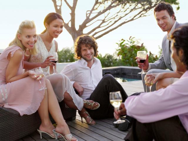 http://cdn.idntimes.com/content-images/post/old/58aae-friends_femalemagcommy.jpg