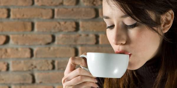 http://cdn.idntimes.com/content-images/post/old/5a035-menyeruput-kopi---sidomi.com.jpg