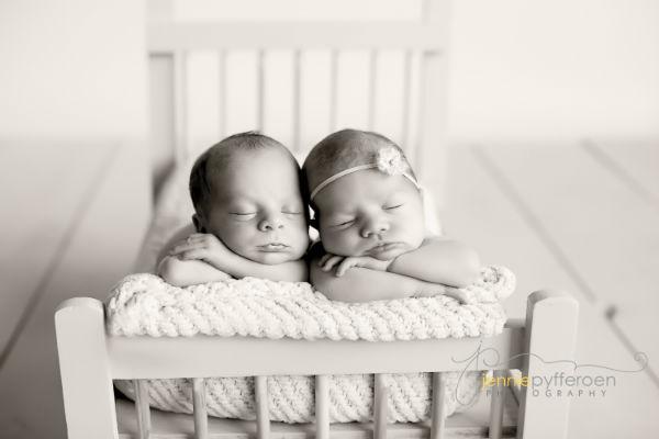 http://cdn.idntimes.com/content-images/post/old/5f605-twins36_galleryhip.jpg