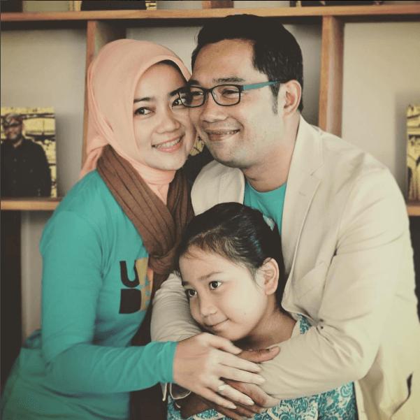 http://cdn.idntimes.com/content-images/post/20160404/6-indahnya-halal-mari-menikah-9040d1a70fd5f747f2e1cbfe26d7fbda.PNG