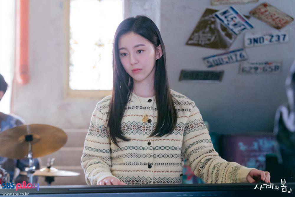 still cuts drama Spring of Youth (dok. SBS/Spring of Youth)