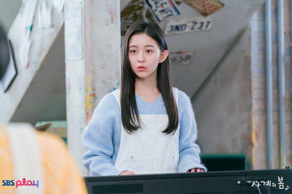still cuts drama Spring of Youth (dok. SBS/Spring of Youth)