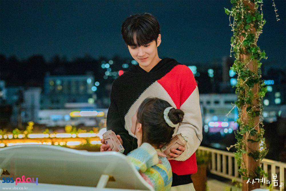still cuts drama Spring of Youth (dok. SBS/Spring of Youth)