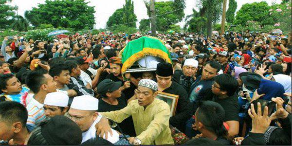 http://cdn.idntimes.com/content-images/post/old/6e528-jenazah-olga-syahputra-tribun-medan-com11.jpg