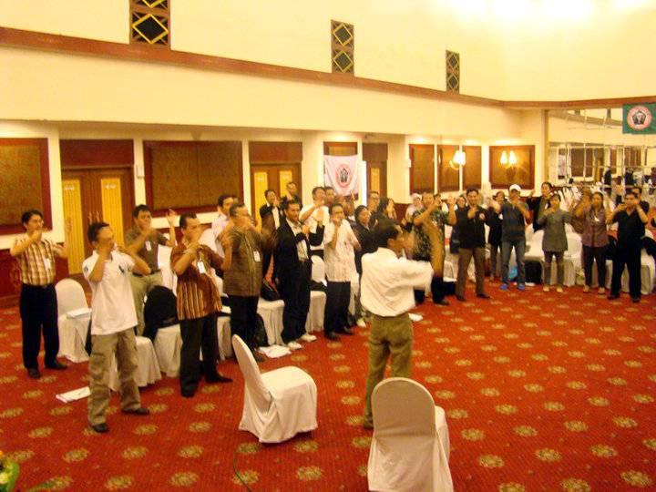 http://cdn.idntimes.com/content-images/post/old/6e654-trainer_victoralexanderliem.blogspotcom.jpg