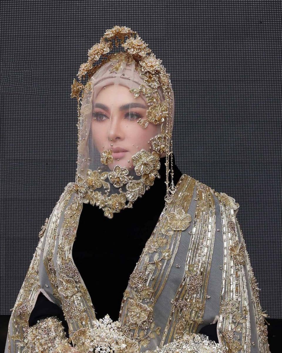 Syahrini (instagram.com/aldiphotoofficial)