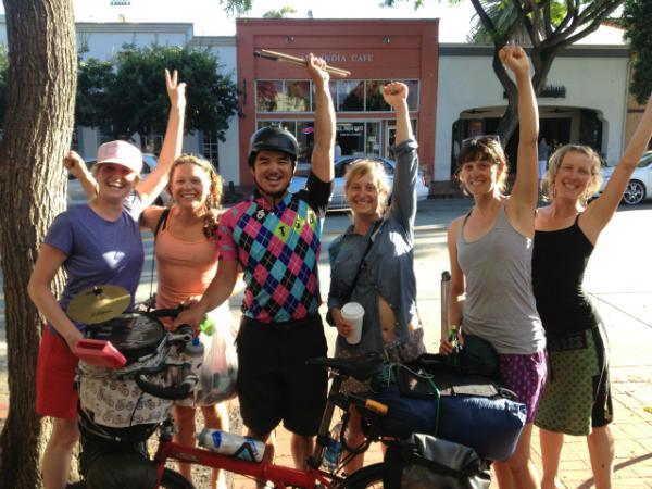 http://cdn.idntimes.com/content-images/post/old/70299-12_thehum_bostonbiker_rg.jpg