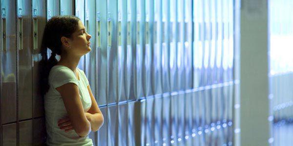http://cdn.idntimes.com/content-images/post/old/79a19-girl-in-corridor.jpg