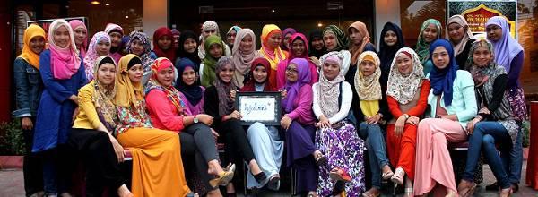 http://cdn.idntimes.com/content-images/post/old/7a4e3-cewe9_hijaberscommunitylamonganblogspot.jpg