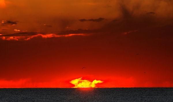 http://cdn.idntimes.com/content-images/post/old/7acf6-Sunrise25_buzzfeedcom.jpg