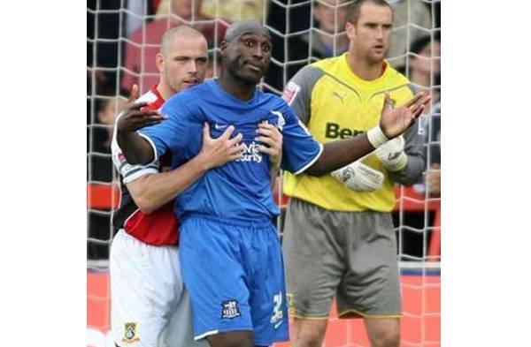 http://cdn.idntimes.com/content-images/post/old/7f78f-SepakBola3_you-can-be-funnycom.jpg