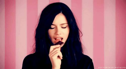 http://cdn.idntimes.com/content-images/post/20160613/83521-adriana-lima-eats-chocolate-gi-bj8i-ae292928bc4e8e6b98863e776ed176db.gif