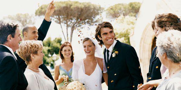 http://cdn.idntimes.com/content-images/post/old/896a8-NewlywedsResized.jpg